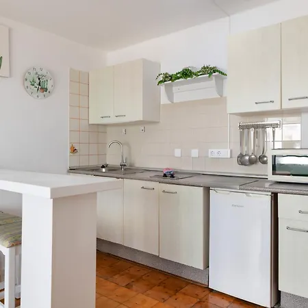 La Florida Nyaraló Tías